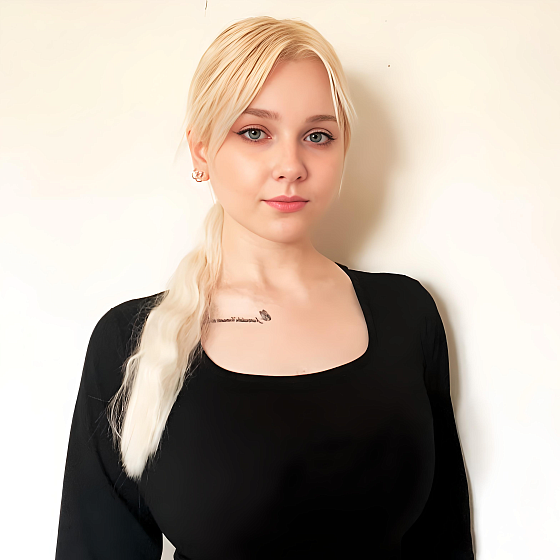 Александра Суринова